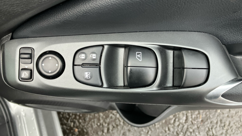 Nissan Juke 1.0 DiG-T Acenta Premium 5dr Petrol Hatchback